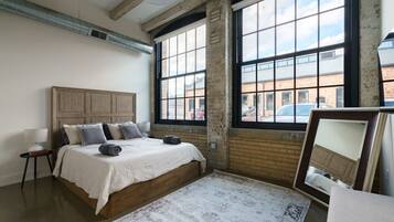 1 bedroom, desk, iron/ironing board, WiFi