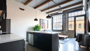 Unclassified image, 4 of 22, button - Spacious Industrial Flat - Short North (Columbus)
