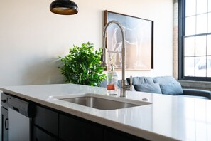 Interior - Spacious Industrial Flat - Short North (Columbus)