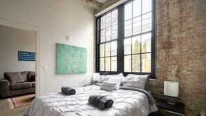 1 habitación, tabla de planchar con plancha, wifi y ropa de cama 
