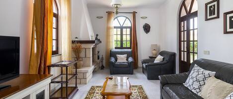 Televisor i llar de foc