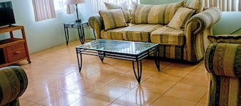 Lovely Private 2 bed 2 bath Fully Furnished Apt. Central Location Laceiba