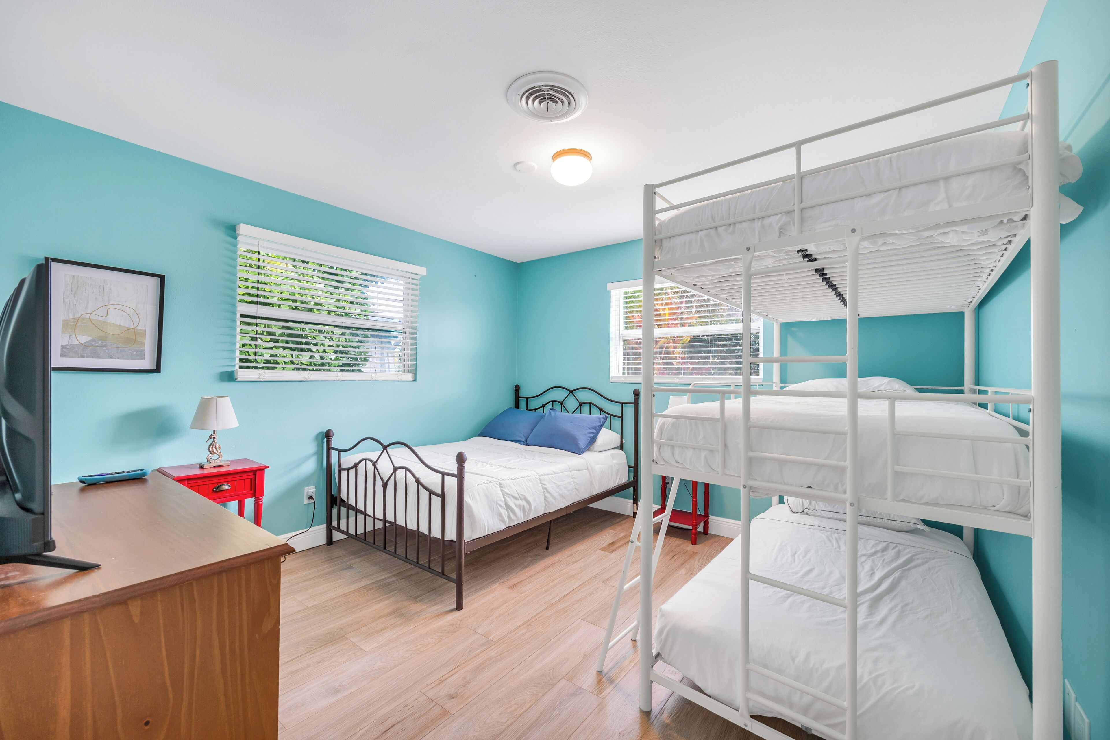 2 bedrooms, iron/ironing board, free WiFi, bed sheets