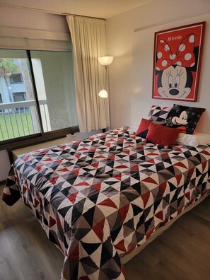 Iron/ironing board, Internet, bed sheets - Mickey's refuge Cozy 1-bedroom hotel like unit in Kissimmee K3 (Kissimmee)