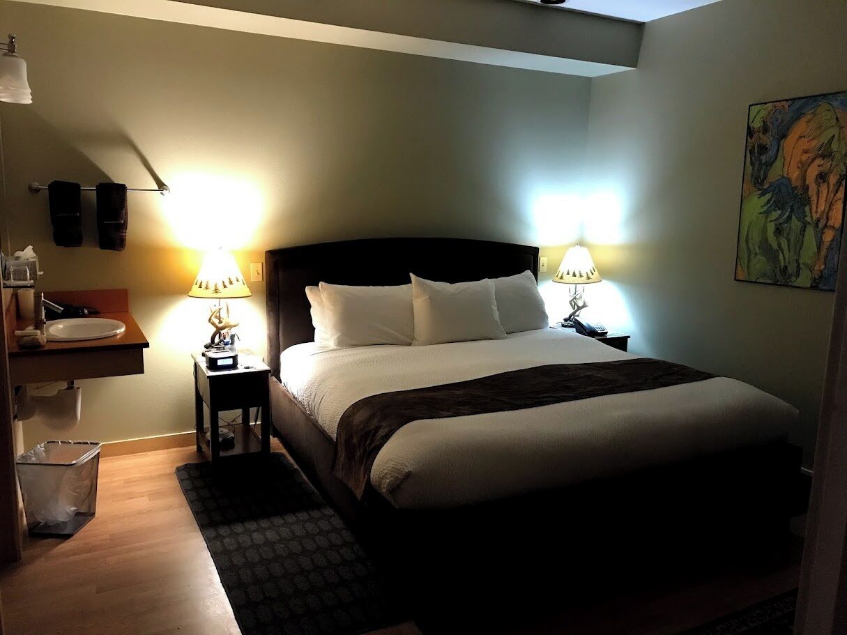 Suite, 1 King Bed, Mobility Accessible, River View | Iron/ironing board, free WiFi, bed sheets