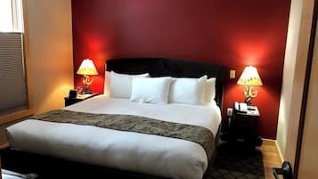 Single Room, 1 King Bed, Hill View | Iron/ironing board, free WiFi, bed sheets