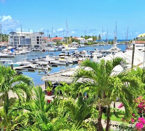 Marina - Sea view duplex with access to pools, beaches, restaurants, lagoon, excursions, ... (Saint-François)