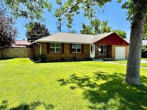 Exterior - Cozy-Comfortable Linden Retreat (Idaho Falls)