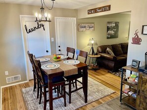 Dining - Cozy-Comfortable Linden Retreat (Idaho Falls)