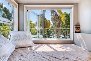 Room - Hosts on the Coast Sunset Haven (Omokoroa)