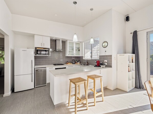 Microwave, oven, stovetop, dishwasher