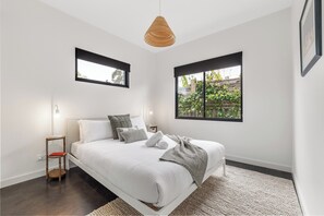 Fer et planche à repasser, accès Internet