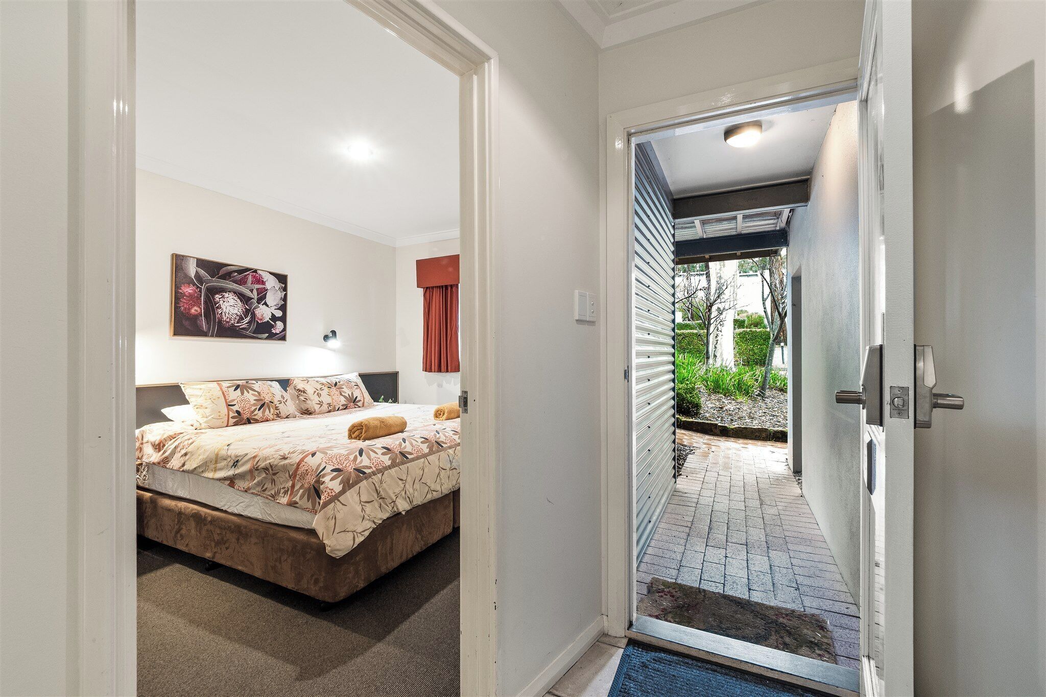 2 bedrooms, iron/ironing board, Internet