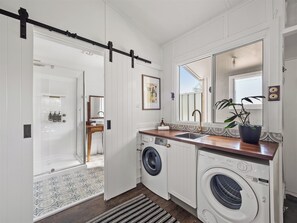 Bathroom - Whitehouse Cottage | Margaret River (Margaret River)