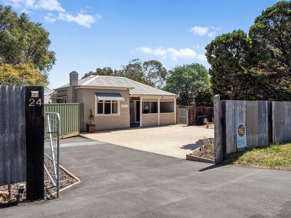 Exterior - Whitehouse Cottage | Margaret River (Margaret River)