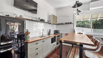 Mikrowelle, Ofen, Herdplatte, Geschirrspüler