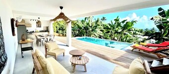 2BR A/C Pool BBQ Wi-Fi W/D Near Yacht Club