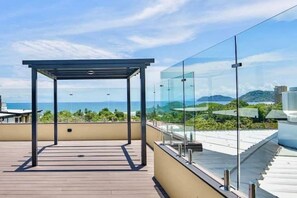 Terrace/patio - 6th floor, beach 5 minutes walking distance (Jacó)