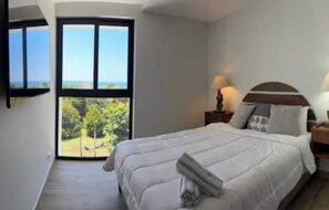 2 bedrooms, WiFi, bed sheets - 6th floor, beach 5 minutes walking distance (Jacó)