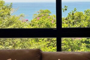 Interior - New Condo, 2 minutes from the beach (Jacó)