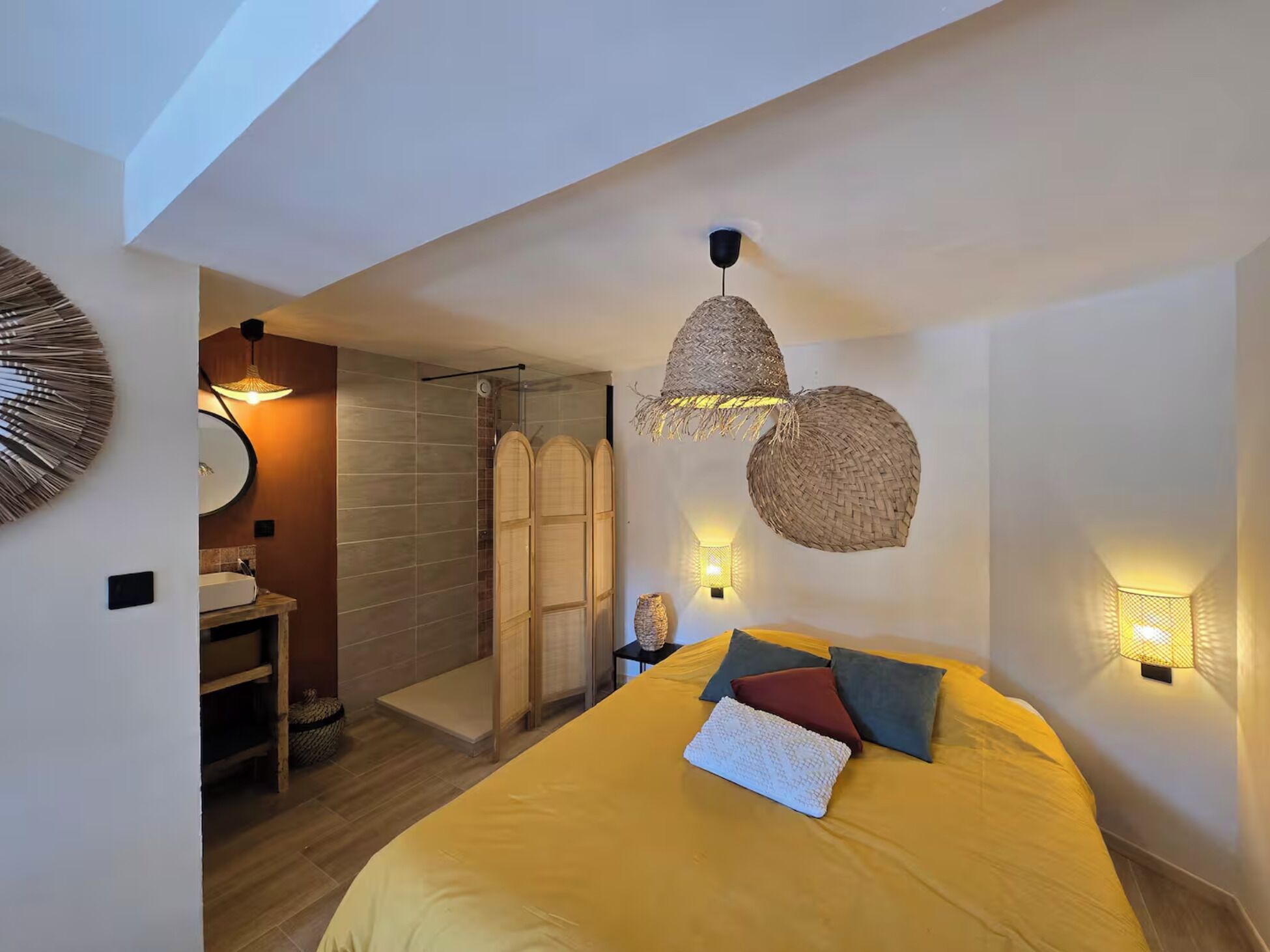 1 dormitorio, tabla de planchar con plancha, cuna de viaje y wifi gratis