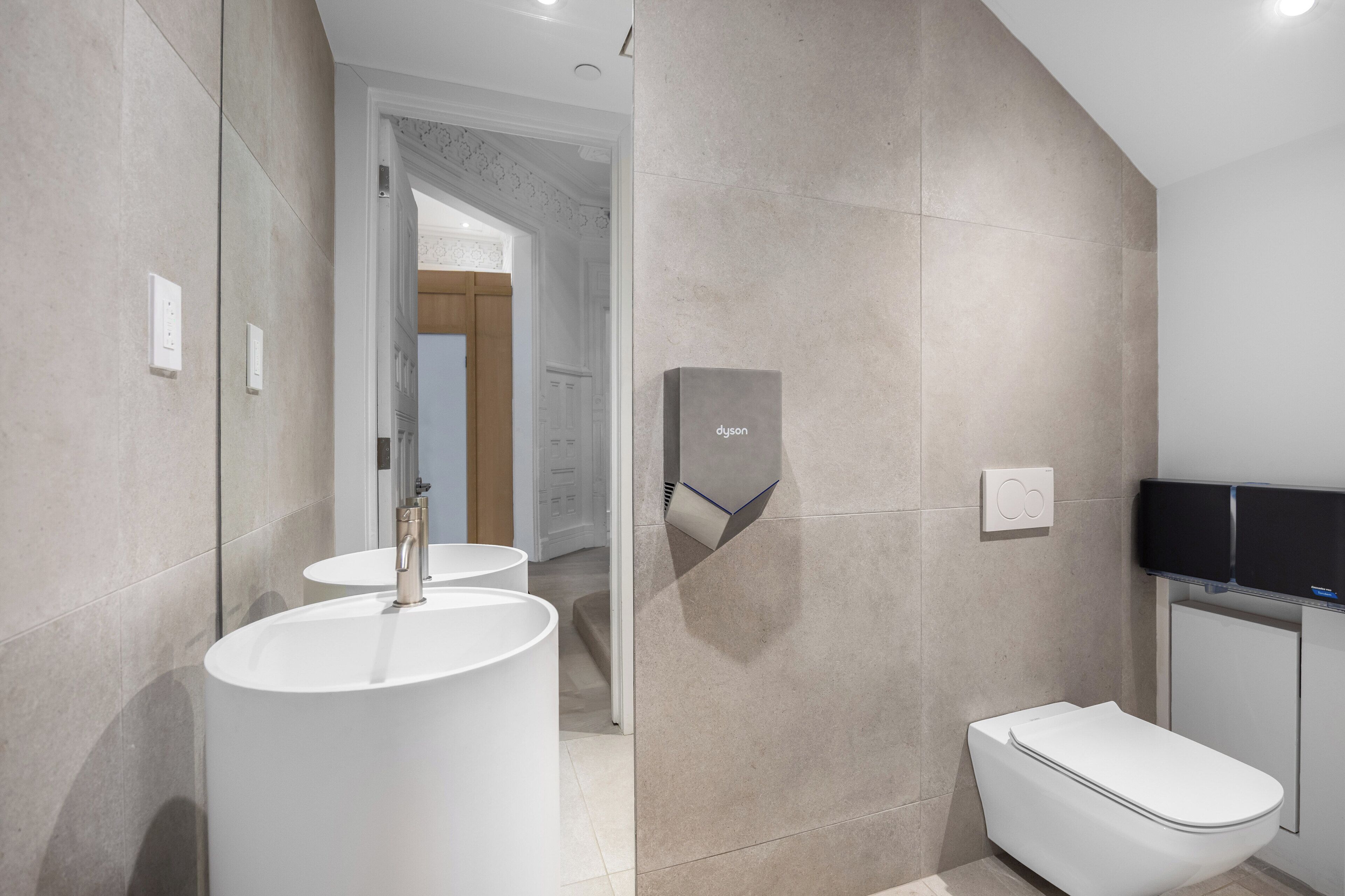 Felles sovesal – comfort, for menn og kvinner, ikke-røyk, aircondition | Bad