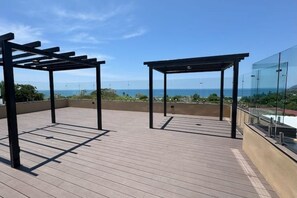 Terrace/patio - 7th floor, beach 5 min walking distance (Jacó)
