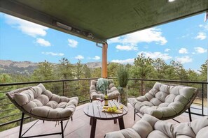 Property grounds - 15 min to Pearl St in Boulder! Rope Course, Hot Tub & Views (Boulder)