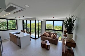 Living area - Condo 6th Floor Ocean View (Jacó)