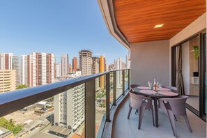 Exclusive Apartment | Outdoor dining - Beach Class Meireles by Carpediem Ocean View (Fortaleza)