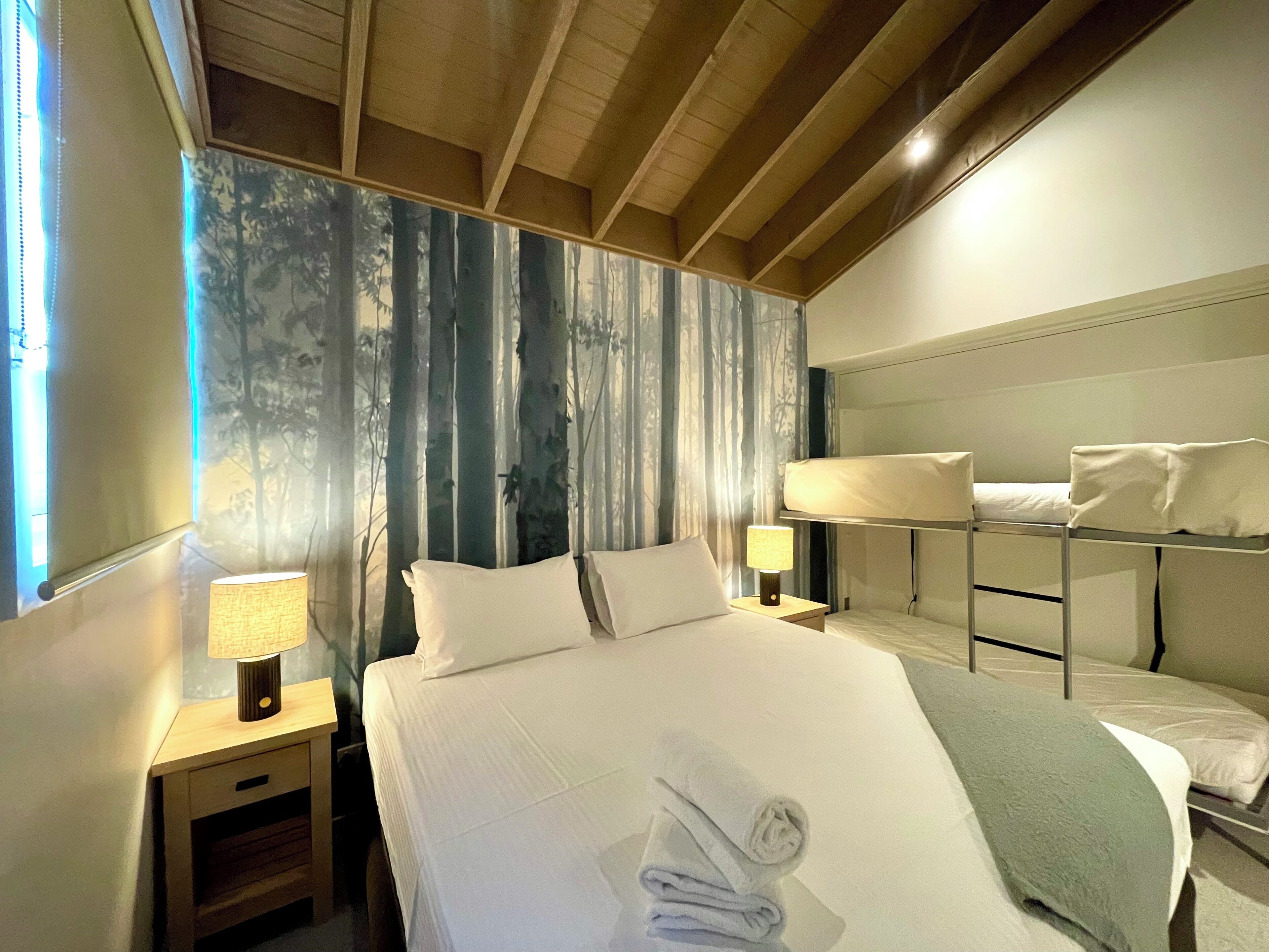 Fer et planche à repasser, accès Internet