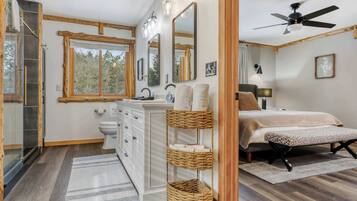 5 camere, una scrivania, ferro/asse da stiro, culla da viaggio