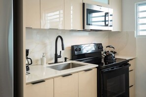 Fridge, microwave, oven, stovetop - La Casa Blanca [Unit #2 Jibaro] (Carolina)