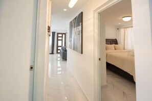3 bedrooms, iron/ironing board, free WiFi, bed sheets - La Casa Blanca [#3 Presidente] (Carolina)