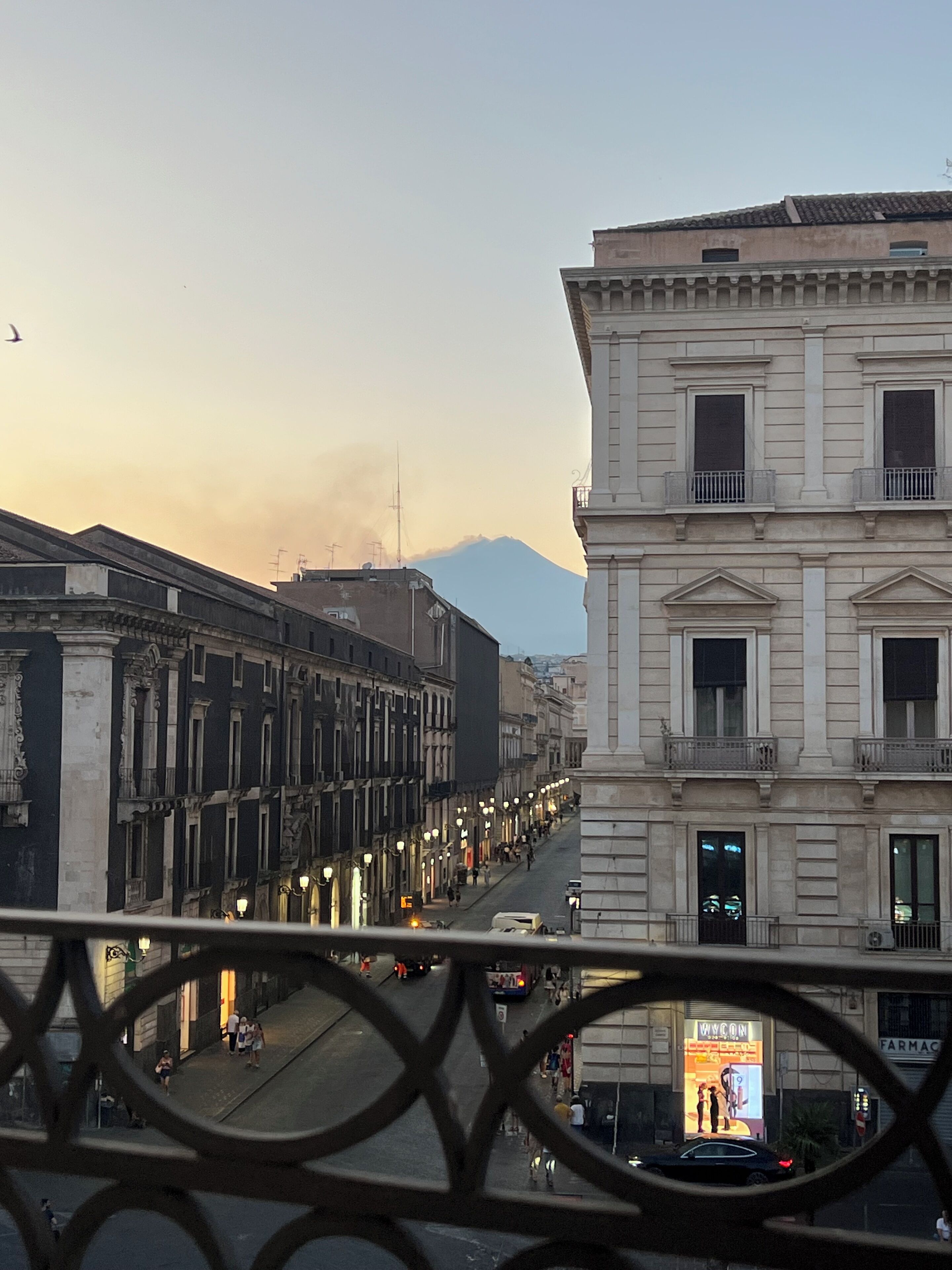 Deluxe Room, Mountain View | Teres/patio