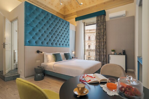 In-room safe, laptop workspace, blackout drapes, iron/ironing board - Belduomo Catania Rooms & Flat (Catania)