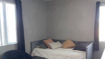 1 habitación, wifi gratis y ropa de cama