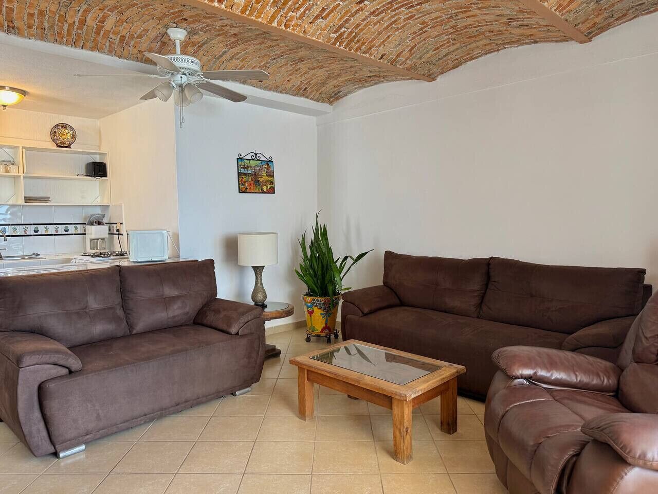 基础公寓 | 起居区