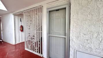 Departamento Confort | Cortinas blackout, tabla de planchar con plancha y wifi gratis