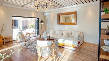 TV, fireplace, offices