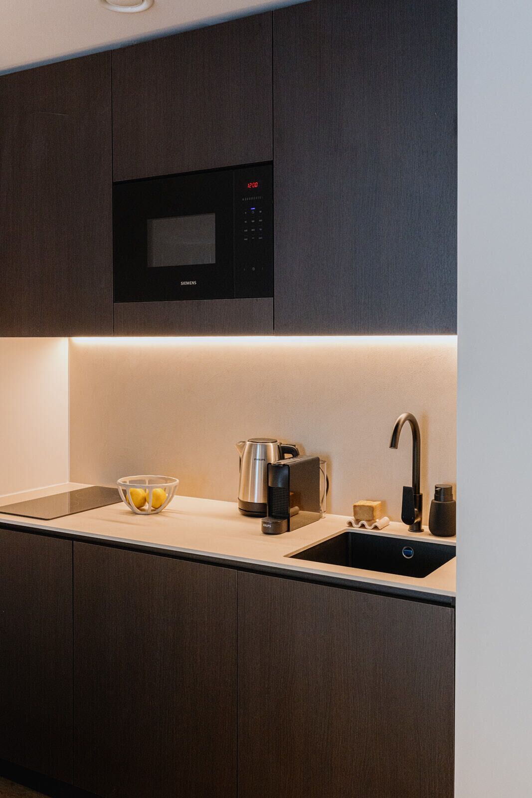 Studio Suite, Balcony | Private kitchen | Fridge, microwave, stovetop, dishwasher