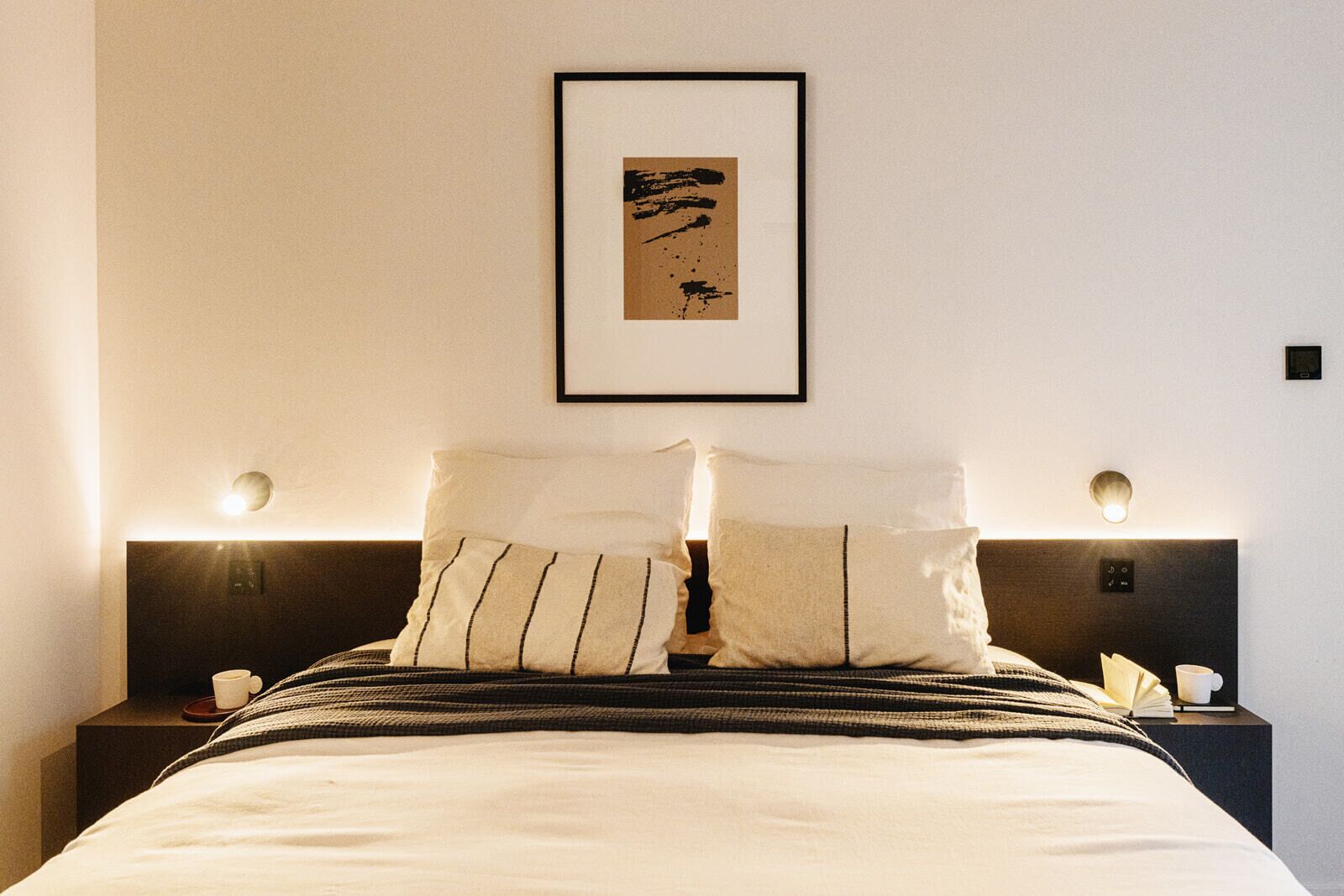 Suite Studio, balcon | Espace de travail pour ordinateur portable, fer et planche à repasser