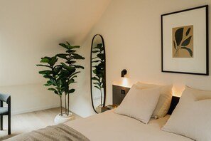 Suíte estúdio família | Espaço de trabalho para notebook, ferros/tábuas de passar roupa