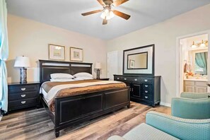 4 habitaciones, tabla de planchar con plancha, wifi y ropa de cama 