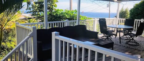 تناول الطعام بالخارج