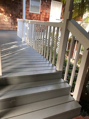 Property grounds - 1bd/1bath Kaimuki Hill Top, Ocean View, Huge Patio (Honolulu)