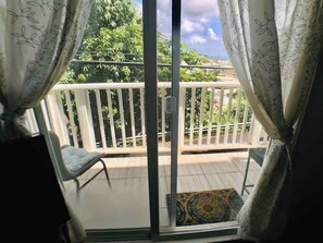 Interior - 1bd/1bath Kaimuki Hill Top Unit with a Balcony (Honolulu)