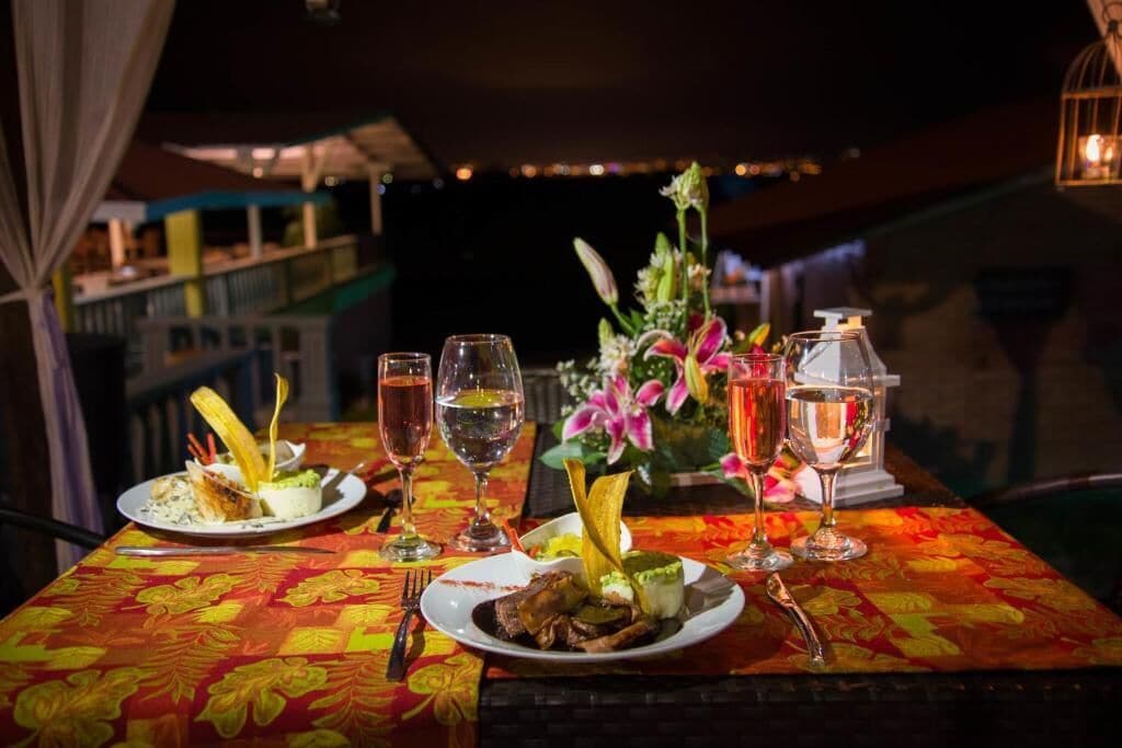 包含每日当地美食早餐