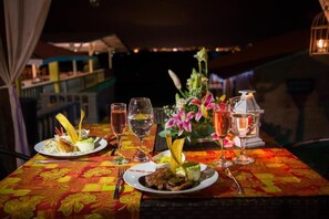 Free daily local cuisine breakfast - Hotel San Antonio del Cerro (Pereira)