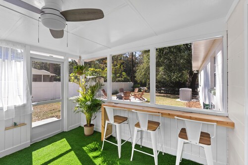 3-bedroom entire house with pool near UF and Santa Fe College.